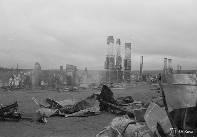 Saksalaisten Lapin sodassa hävittämää Rovaniemeä 16.10.1944.