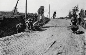 Pioneerit tienteossa Kannaksen Raudussa kesällä 1943