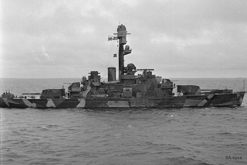 Panssarilaiva Ilmarinen lähtee merelle